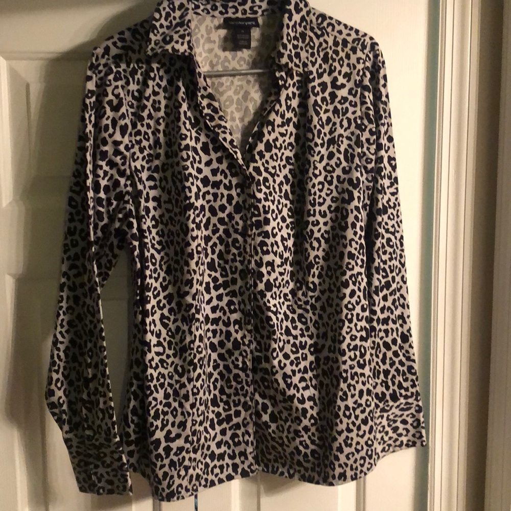 Lane Bryant Leopard print button down blouse-sz 14 - Picture 3 of 3